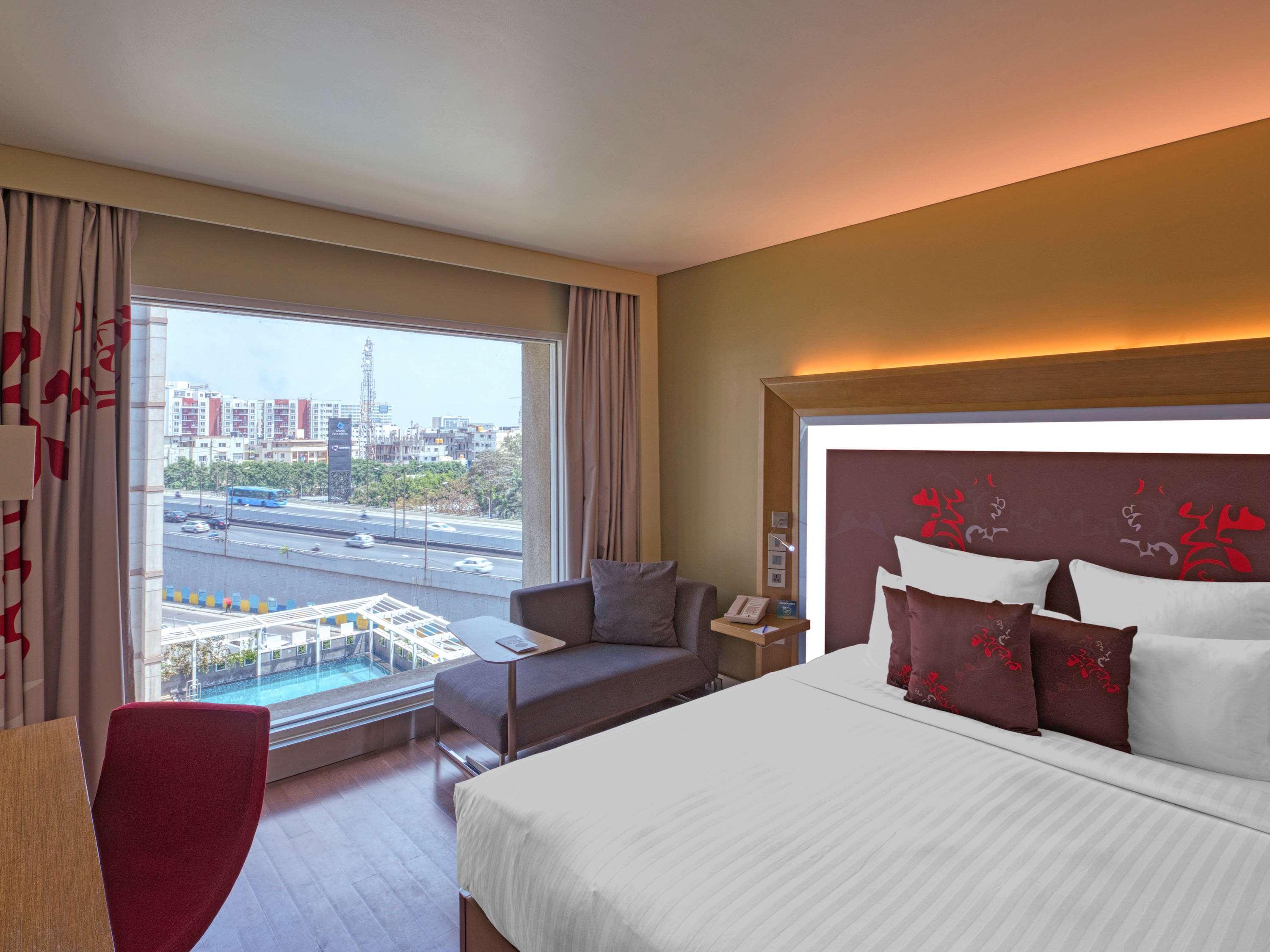 Novotel Bengaluru Outer Ring Road Bagian luar foto
