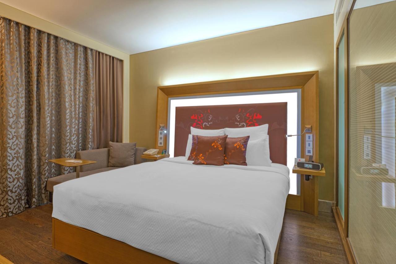 Novotel Bengaluru Outer Ring Road Bagian luar foto