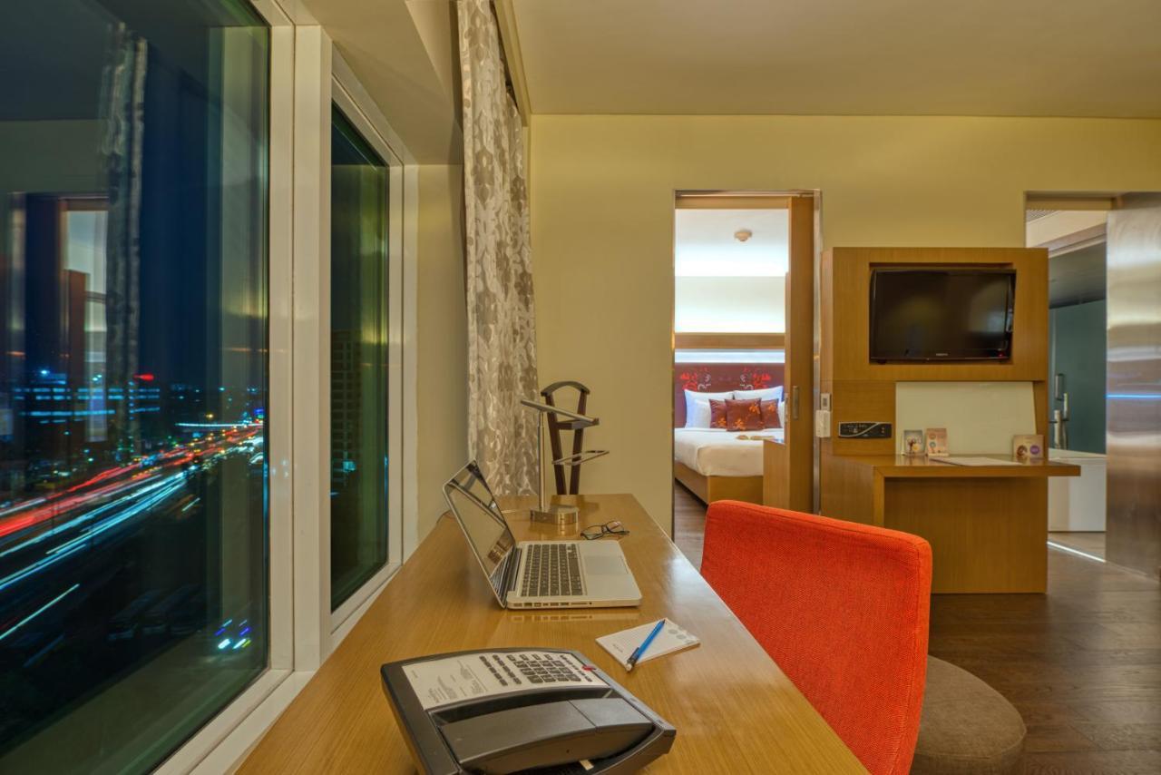 Novotel Bengaluru Outer Ring Road Bagian luar foto