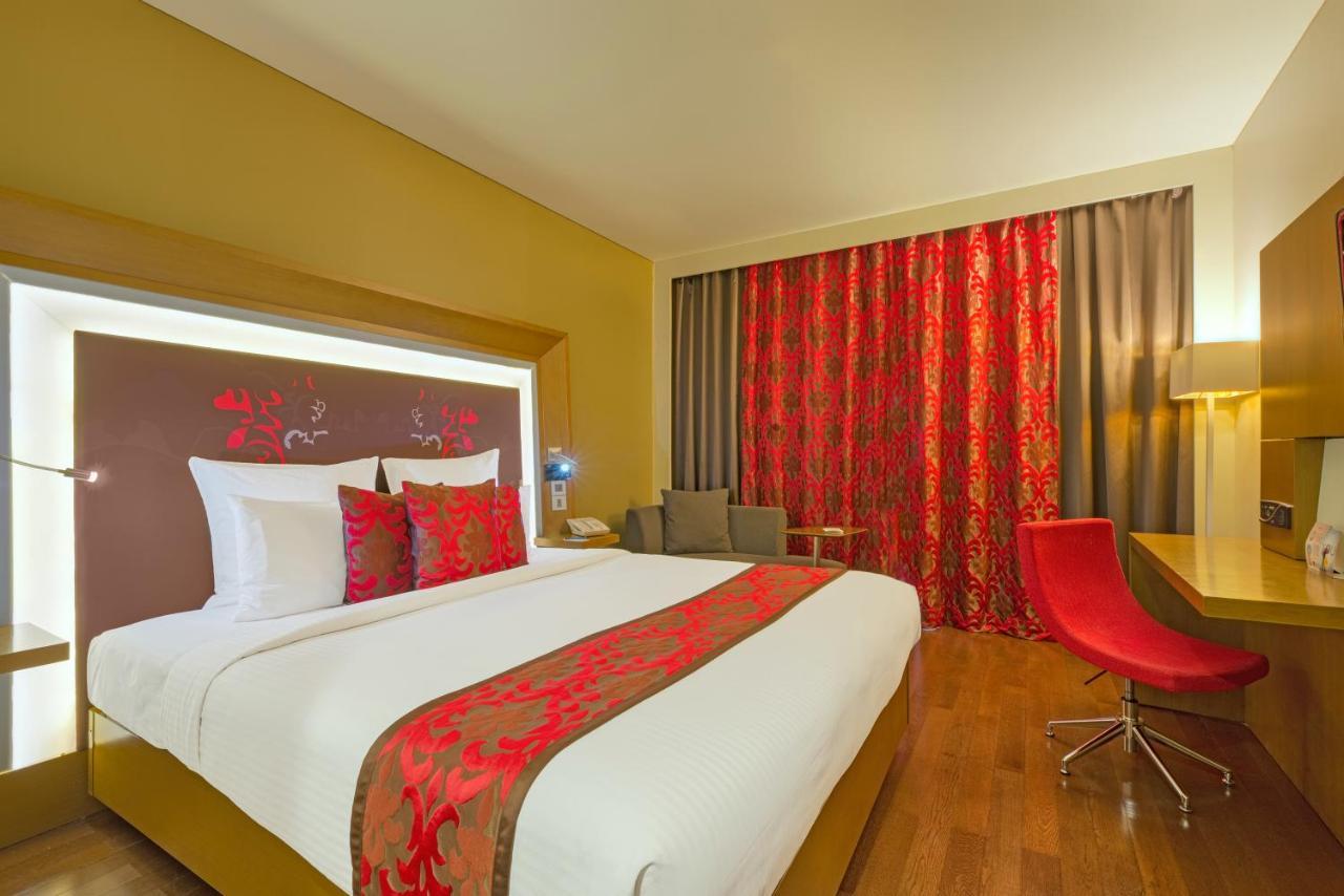 Novotel Bengaluru Outer Ring Road Bagian luar foto