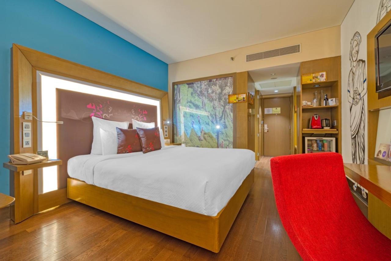 Novotel Bengaluru Outer Ring Road Bagian luar foto