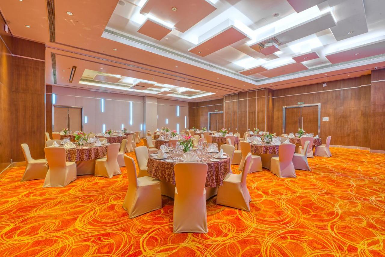 Novotel Bengaluru Outer Ring Road Bagian luar foto