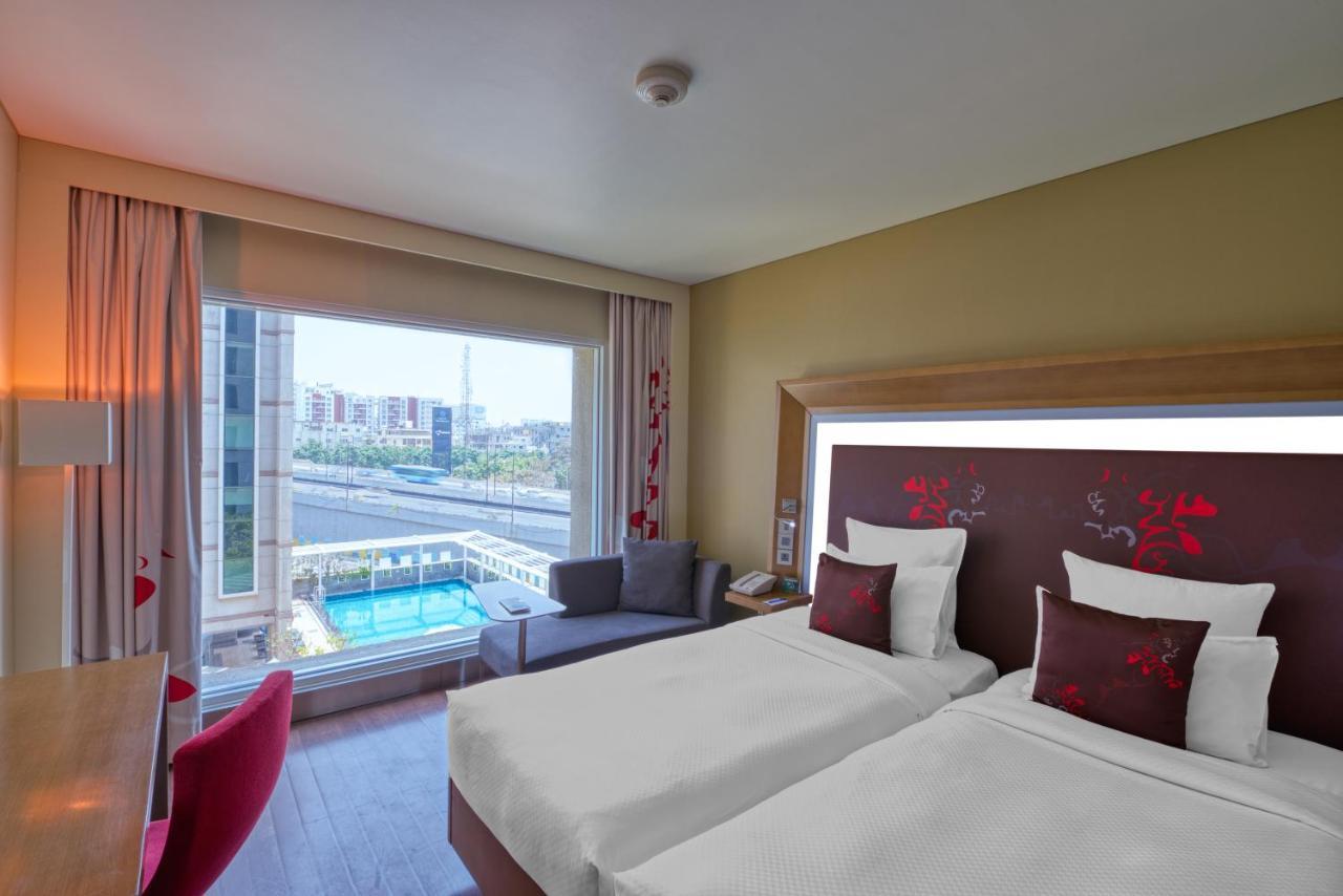 Novotel Bengaluru Outer Ring Road Bagian luar foto