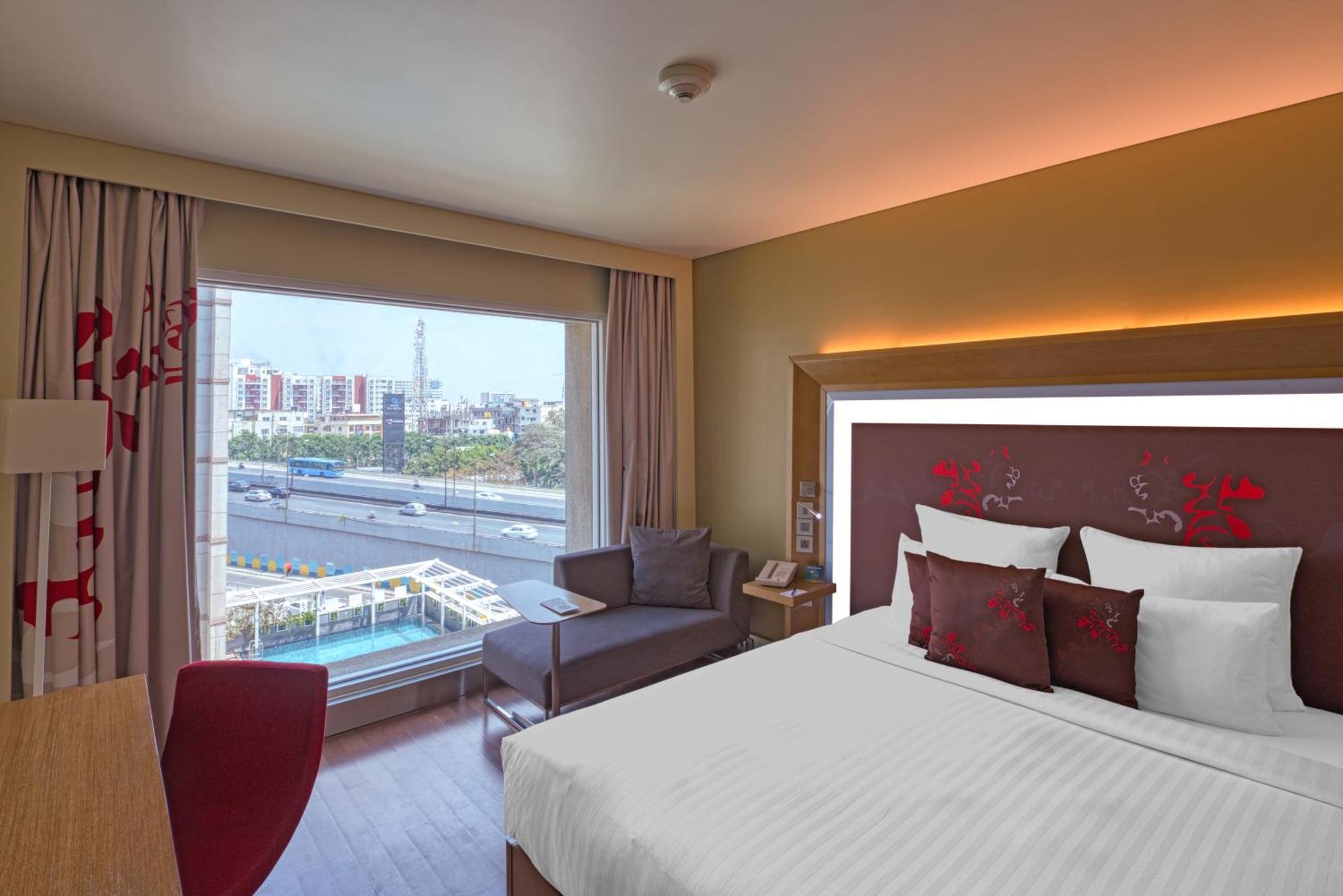 Novotel Bengaluru Outer Ring Road Bagian luar foto