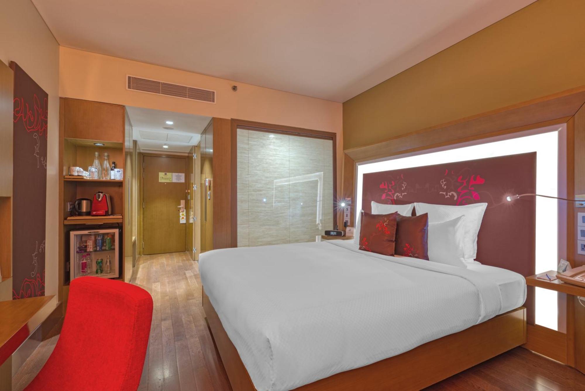 Novotel Bengaluru Outer Ring Road Bagian luar foto