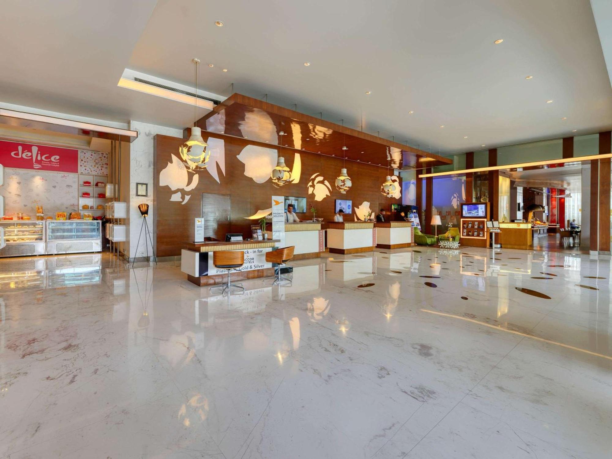 Novotel Bengaluru Outer Ring Road Bagian luar foto